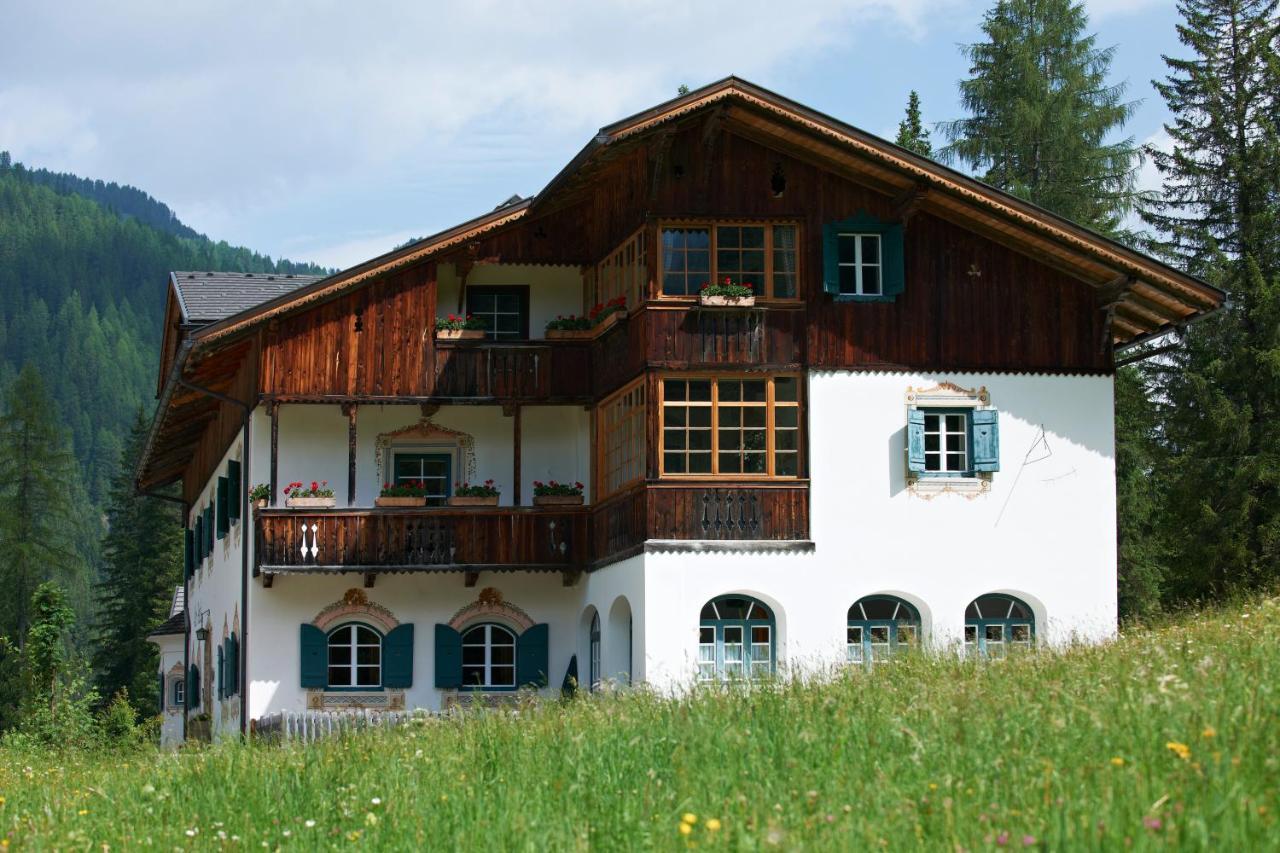Hotel Dolomitenhof & Chalet Alte Post Sexten ภายนอก รูปภาพ