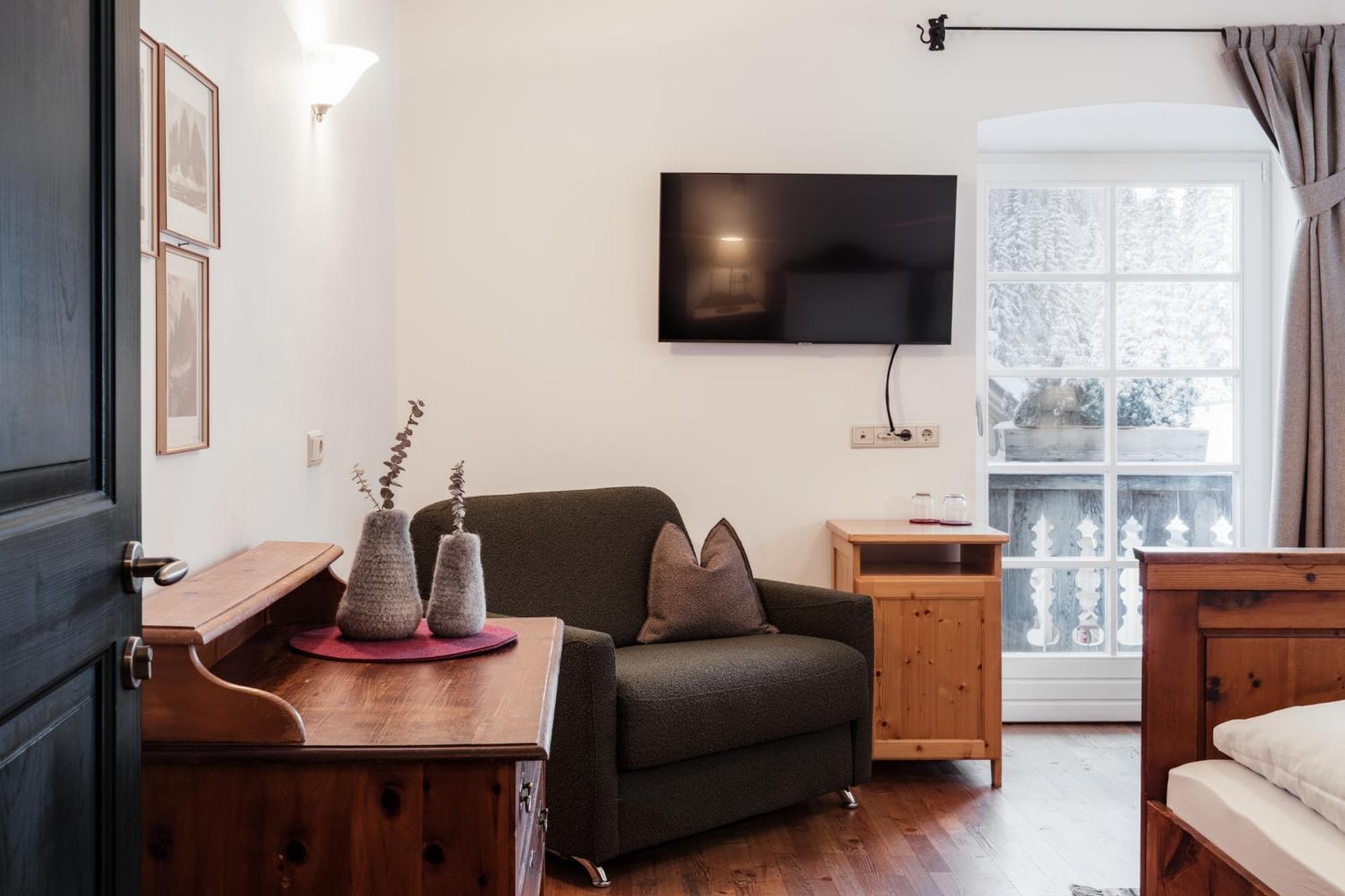 Hotel Dolomitenhof & Chalet Alte Post Sexten ภายนอก รูปภาพ