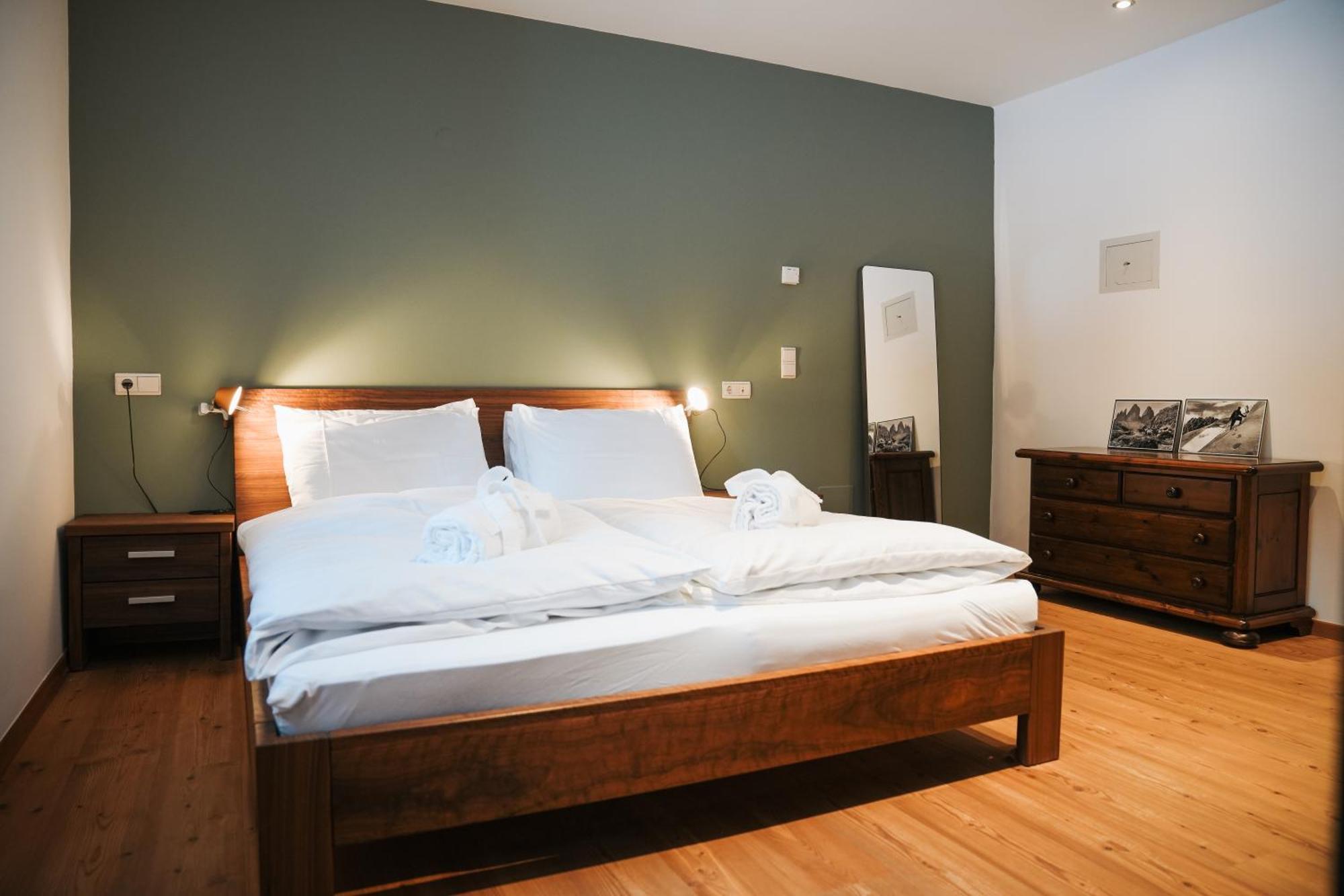 Hotel Dolomitenhof & Chalet Alte Post Sexten ภายนอก รูปภาพ