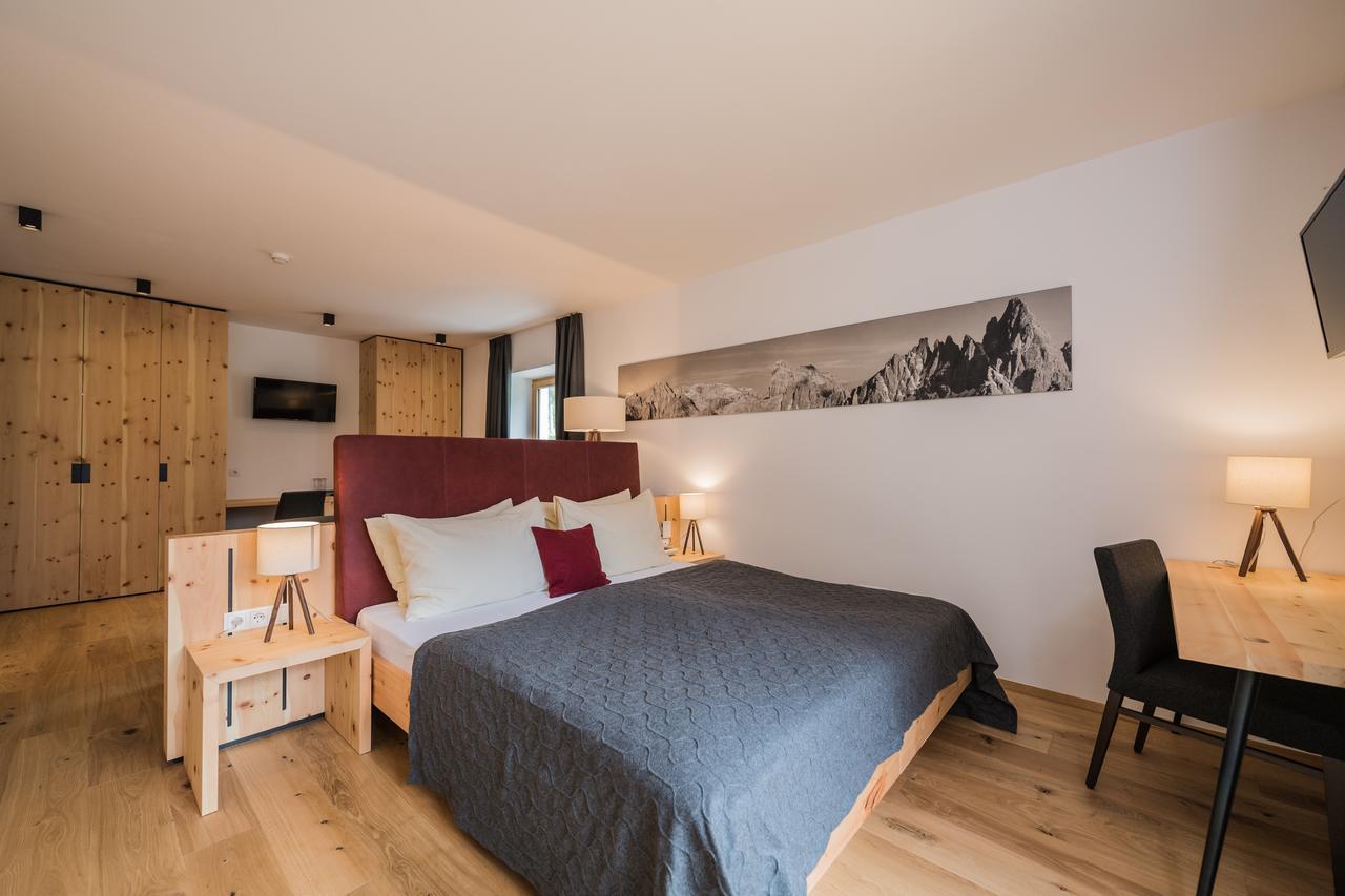 Hotel Dolomitenhof & Chalet Alte Post Sexten ภายนอก รูปภาพ